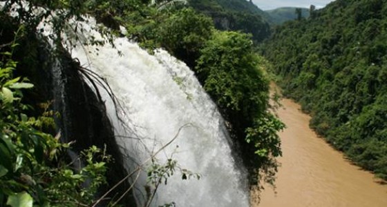 waterfalls from old route TamDuong to Paso