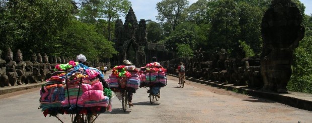 Cycling Cambodia - Visit Angkor Thom temple