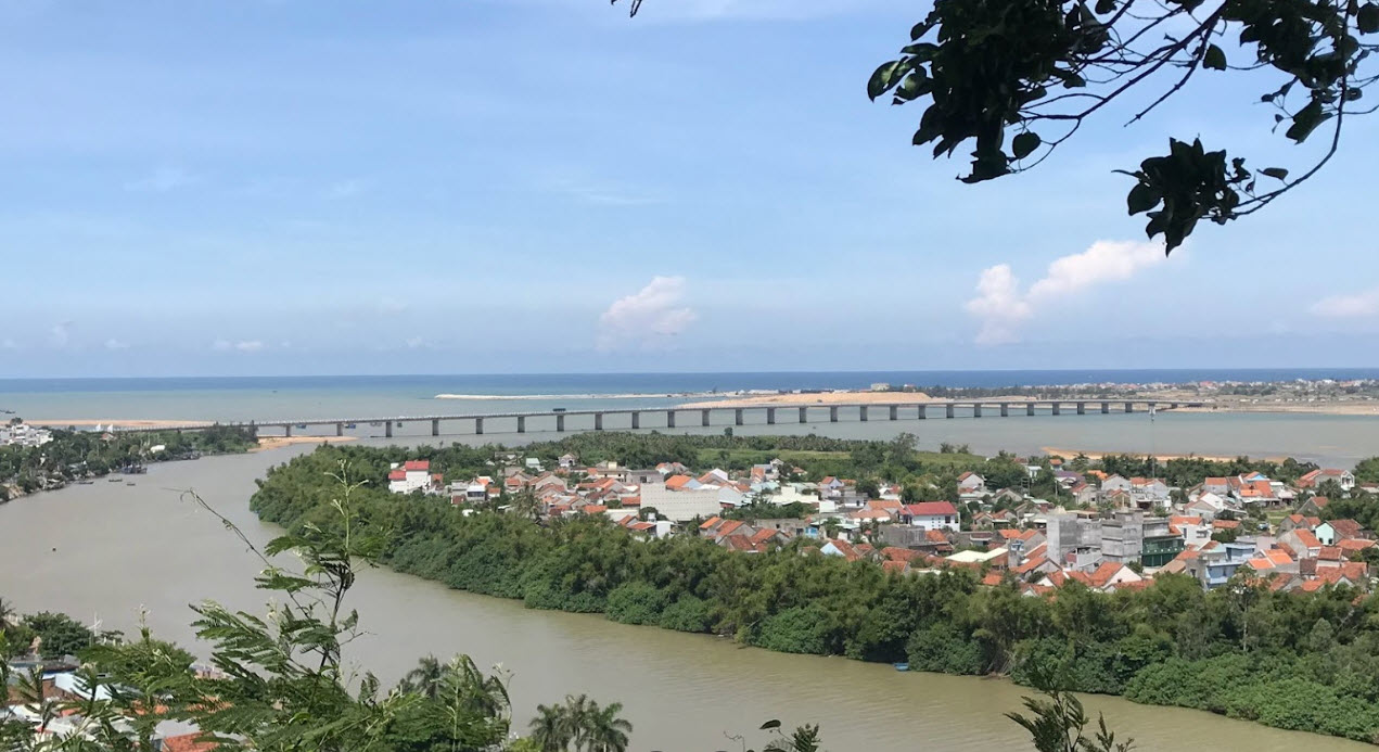 DaRang bridge - TuyHoa town