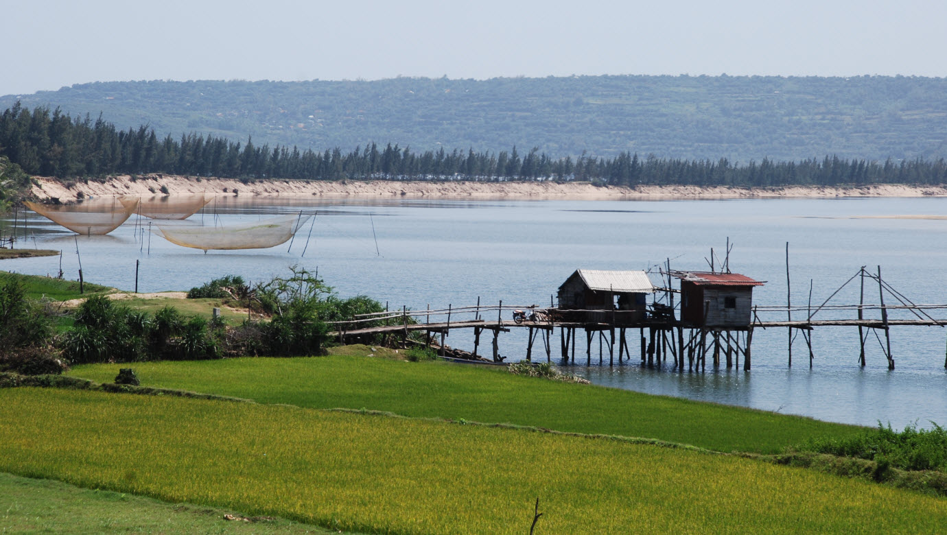 Wooden bridge at GanhDo to Ganh Da Dia - AnHai TuyHoa