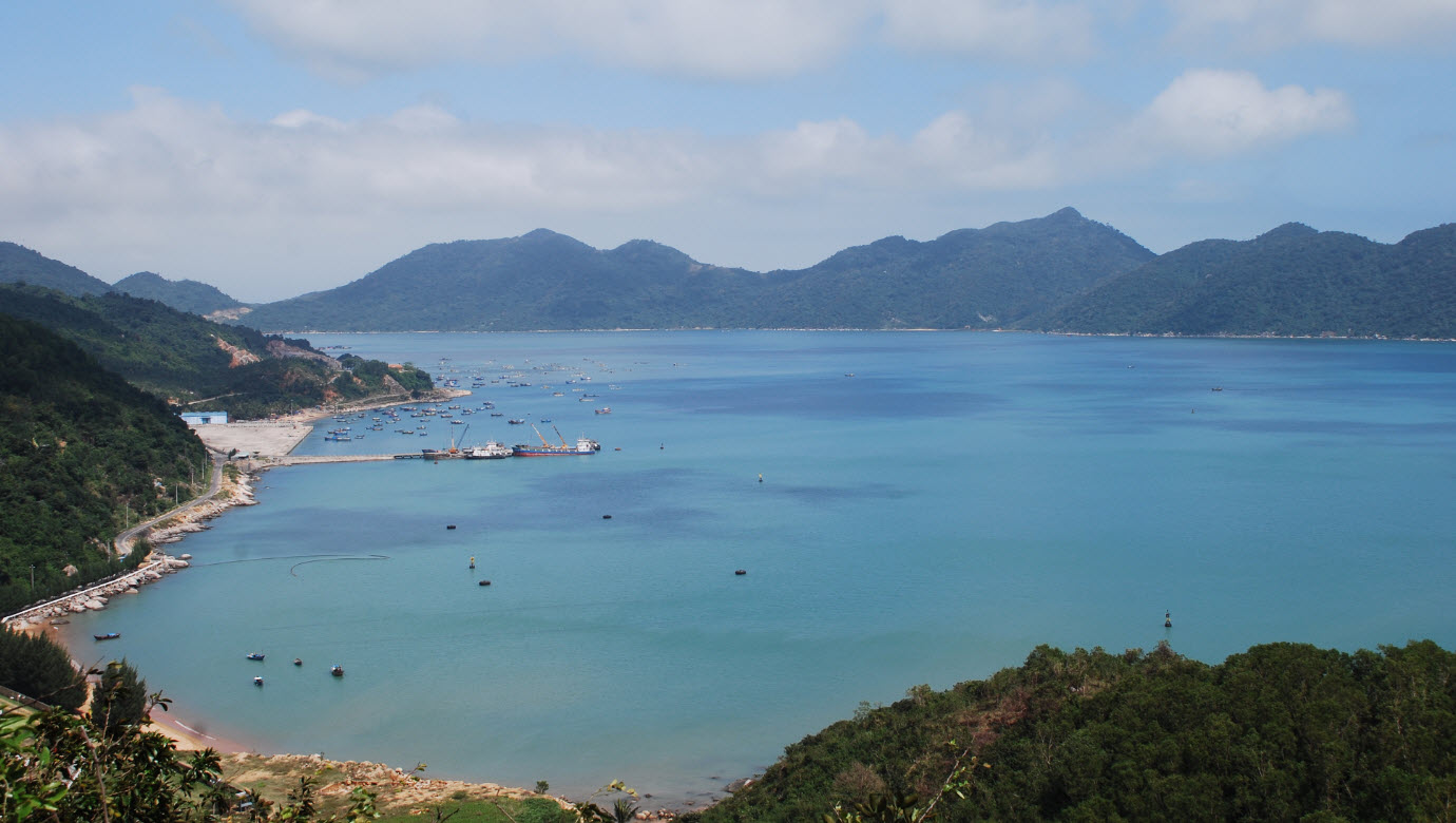 VungRo bay - cycling Vietnam coast TuyHoa to NhaTrang